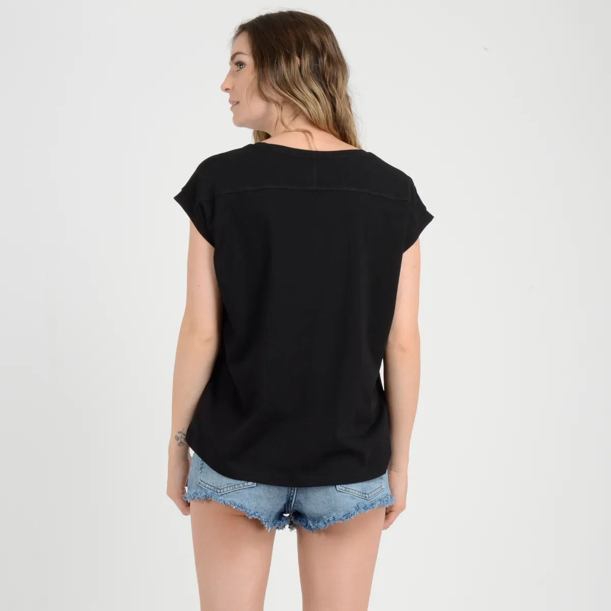 Polera Manga Corta Angel O'Neill Mujer Negro - Imagen 3